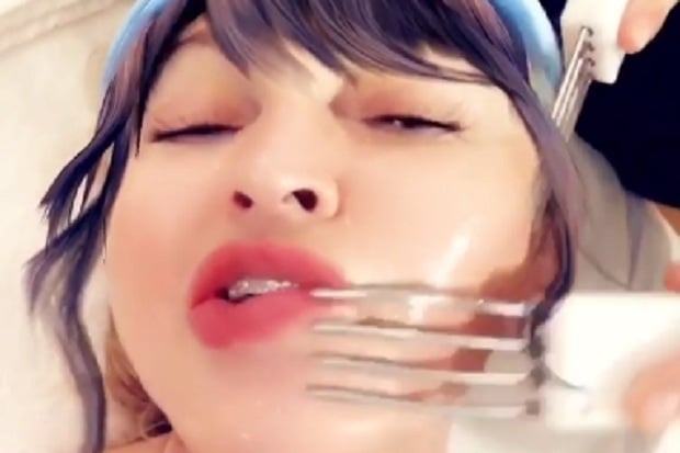 Facial Garpu Jadi Rahasia Awet Muda Madonna