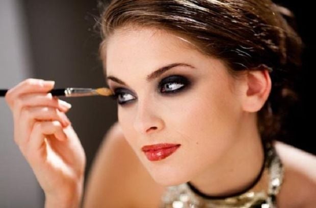 Empat Inspirasi Makeup agar Tampil Cantik di Tahun Baru