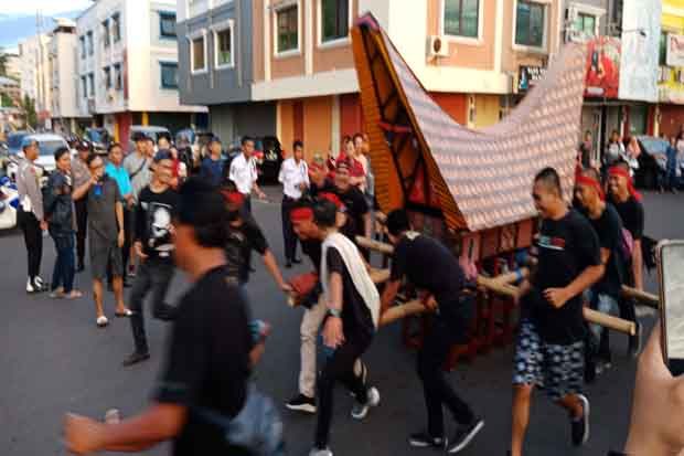 Ribuan Warga Semarakkan Event Manado Fiesta 2019