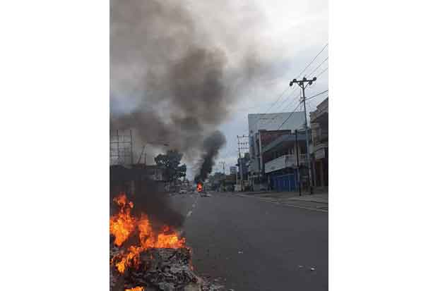 Massa Blokade Jalan di Jayapura, Polisi: Masih Dipantau
