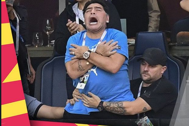 Usai Rayakan Gol Rojo, Maradona Dibawa ke Rumah Sakit
