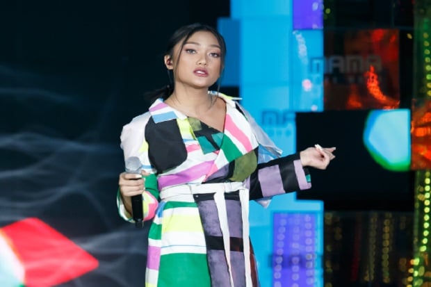 Ini Desainer yang Bikin Marion Jola Cantik di MAMA 2018