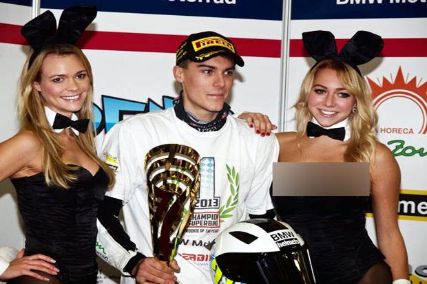 Markus Reiterberger (tengah) saat jadi juara Superbike Jerman 2015. (Foto-blogspot)