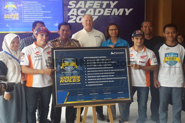 Marquez dan Pedrosa Edukasi Siswa SMA Indonesia Berkendara Aman