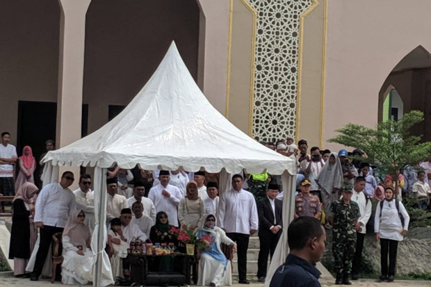 Mudik Idul Adha, Ma'ruf Amin Bersilaturahmi dengan Santri dan Warga Tanara