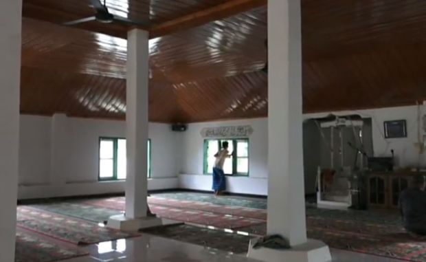 Masjid Agung Keraton Liya Togo Dibangun dari Batu Karang dan Putih Telur