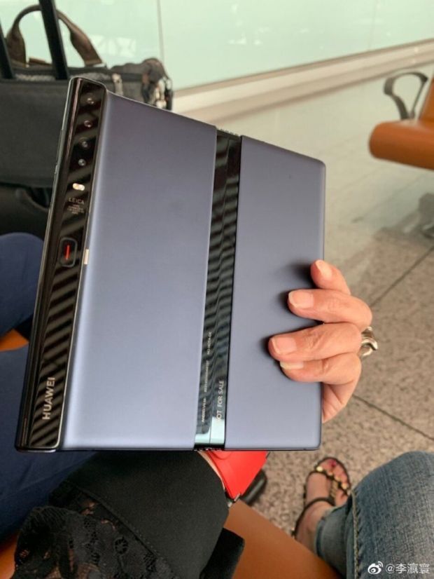 Foto-foto CEO Huawei Indikasikan Mate X Didesain Ulang