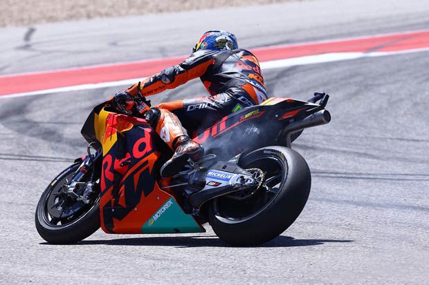 Mesin motor KTM RC 16 yang digeber Pol Espargaro meledak dalam lomba MotoGP Austin 2017. (Foto-Motorsport)