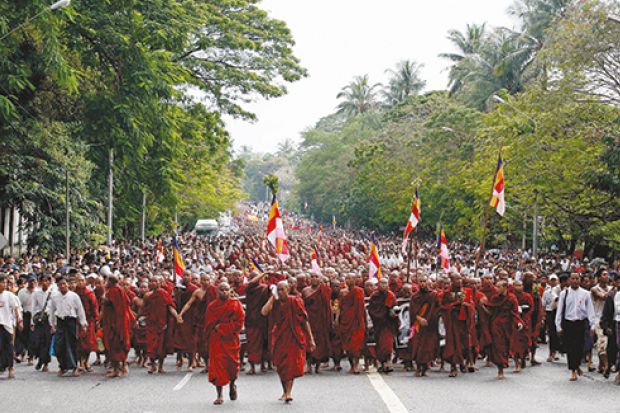 People Power di Panggung Politik Dunia