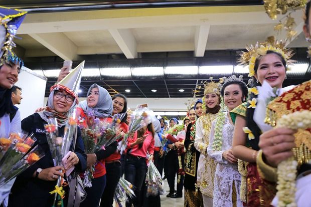 Disambut Meriah, Kedatangan Wisatawan Pertama 2018 di Bandara Soetta