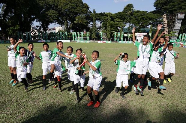 SD Inpres Paccerakkang Makassar Juara MILO Football Championship 2018