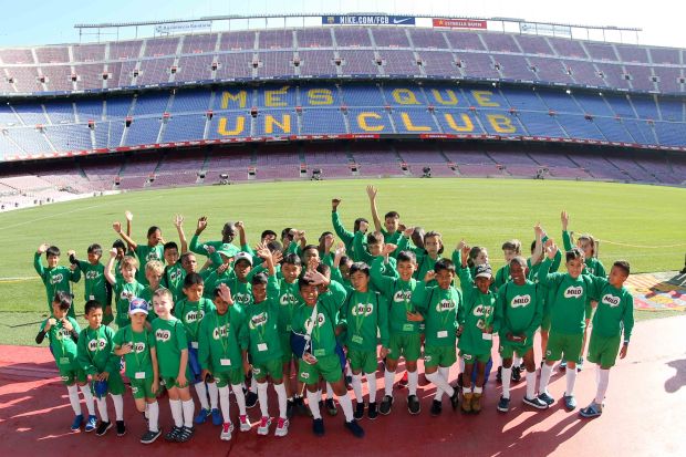 Pulang dari Barcelona, Delapan Pemain U-12 Curhat dengan Menpora