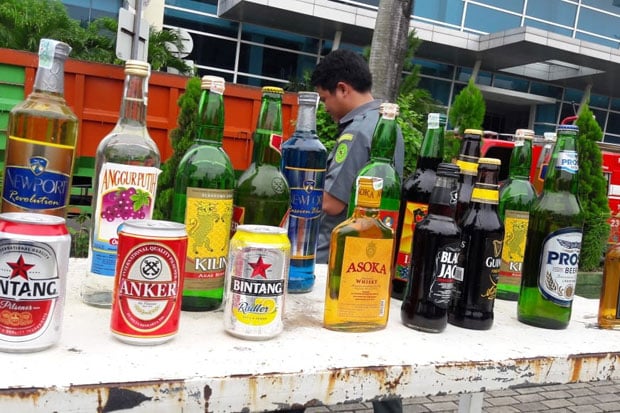 Bekasi Musnahkan Belasan Ribu Botol Miras Berbagai Merek