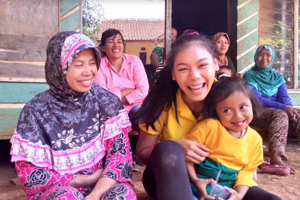 Datangi Kampung Sentak Dulang, Miss Indonesia Ajak Warga Olah Sorgum