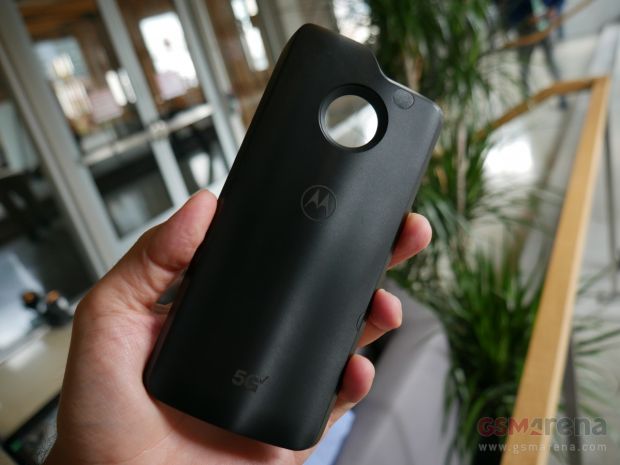 Motorola Daftarkan 5G Moto Mod ke FCC, Tanda Segera Rilis di AS