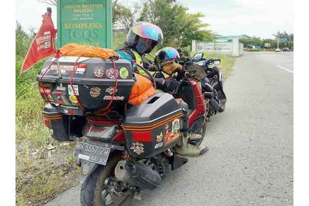 Luar Biasa! Warga Merangin Berangkat Haji Pakai Sepeda Motor