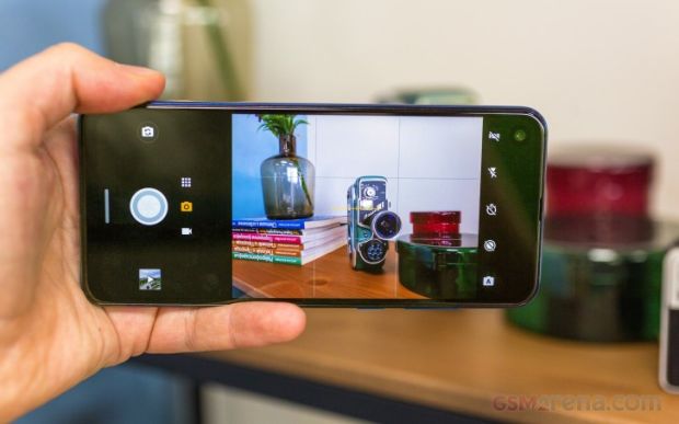Motorola One Vision Bawa Layar Rasio 21:9, Kamera 48 MP, Chipset Samsung