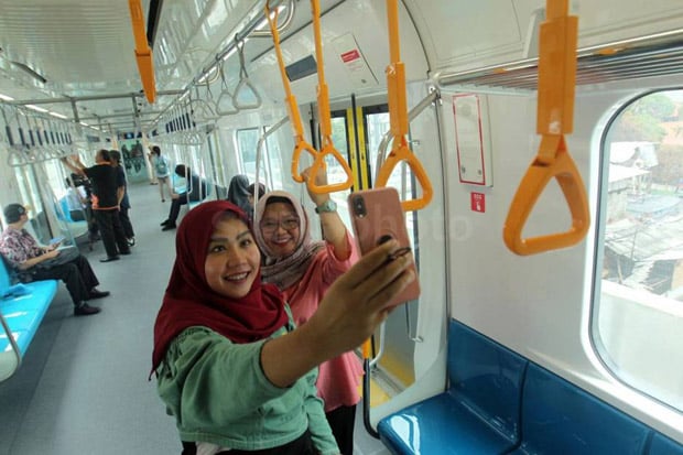 Uji Coba MRT Hari Pertama, Begini Pengalaman Menaiki si Ratangga