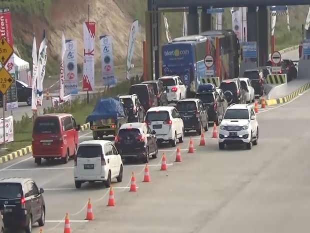 Ribuan Pemudik asal Jawa dan Sumatera Manfaatkan Jalan Tol Trans Sumatera Lampung