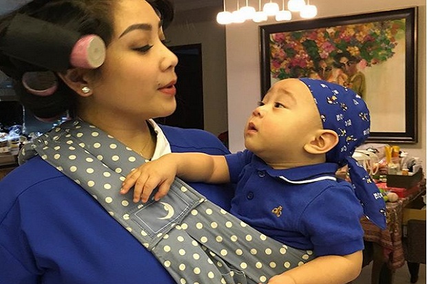 Hari Ibu, Nagita Slavina Berikan Kado Spesial untuk Mami Rieta