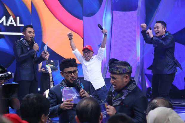Galang Dana untuk Korban Gempa Lombok, Menaker Lelang Gitar