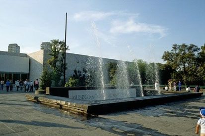 Daftar Museum Dunia Paling Banyak Dikunjungi Wisatawan