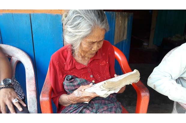 Nenek Berusia Seabad Ini Masih Mendulang Emas di Gunung Latimojong