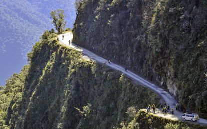 Jalan Raya Unik di Dunia, Mana yang Paling Berbahaya?