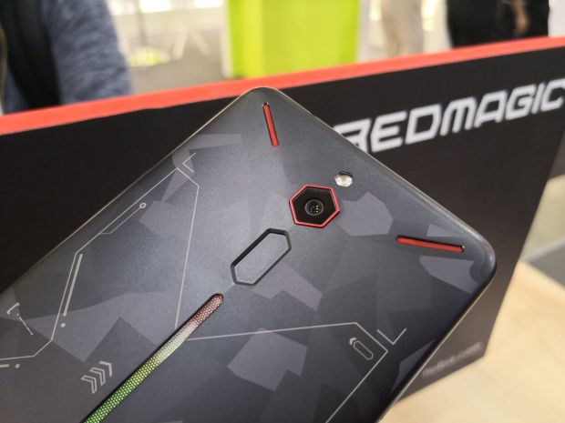Resmi, Ponsel Gaming Nubia Red Devil RAM 10 GB Dijual Rp8,2 Juta