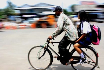 Angkutan Umum Khas Indonesia, Bertenaga Kuda hingga Manusia