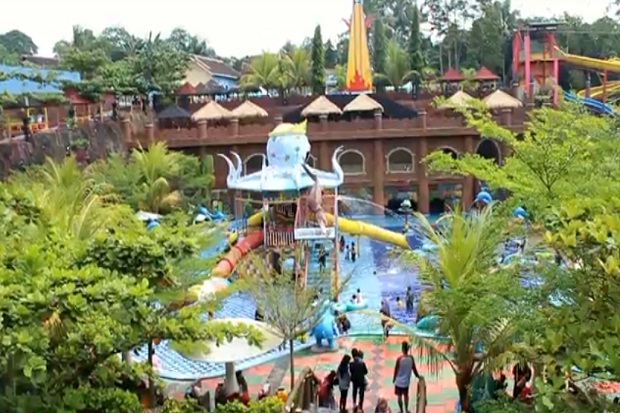 Menikmati Slanik Waterpak, Satu-satunya Kolam Ombak di Lampung