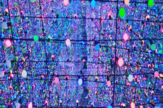 Warna Funky, Selfie Ultra Night Mode Keren, SuperVOOC Tercepat