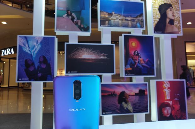 Warna Funky, Selfie Ultra Night Mode Keren, SuperVOOC Tercepat