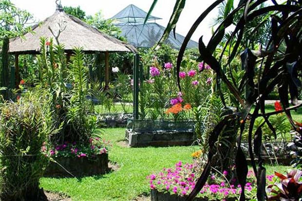 10 Taman Bunga Terindah di Indonesia