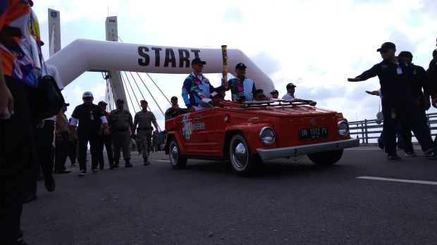 Obor Asian Para Games 2018 Diarak Konvoi VW Kodok