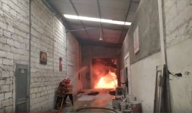 Pabrik Bak Mandi di Pasuruan Ludes Terbakar