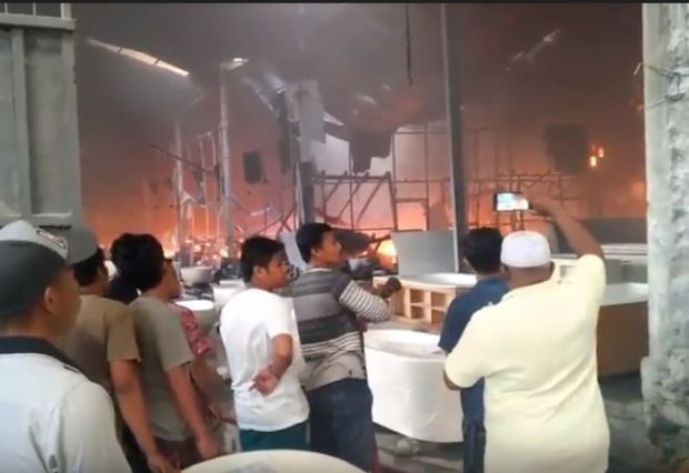 Pabrik Bak Mandi di Pasuruan Ludes Terbakar