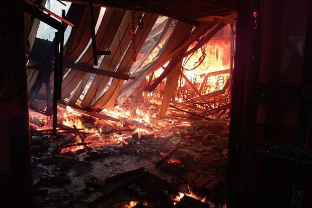 Kantor Gubernur Papua Terbakar, 8 Mobil Pemadam Dikerahkan