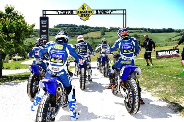 Para pembalap peserta Yamaha VR46 Master Camp 2017 sedang berlatih di Tavullia Italia. (Foto-Yamaha) 3