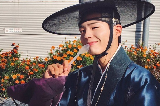 Selamat! Park Bo Gum Lulus Kuliah