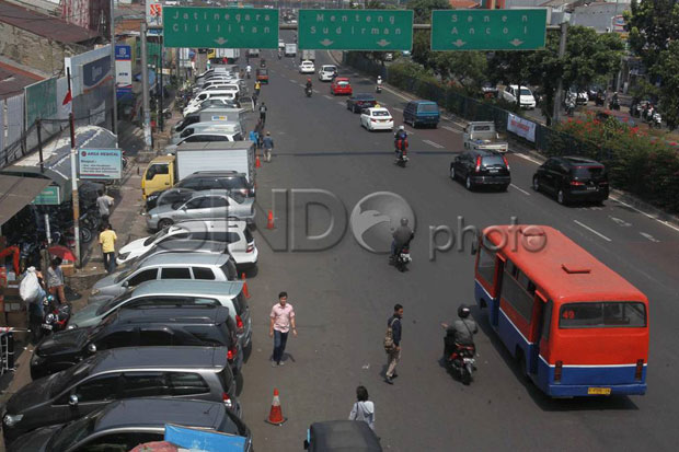 Jelang Cuti Lebaran, Kesemrawutan Tampak di Jakarta Barat