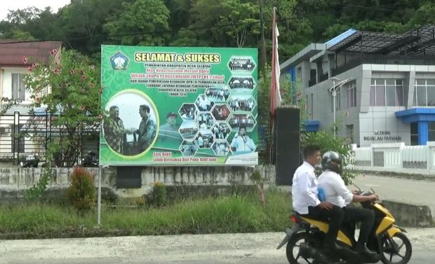 Satpol PP Diminta Segera Turunkan Paksa Baliho Paslon di Aceh Selatan