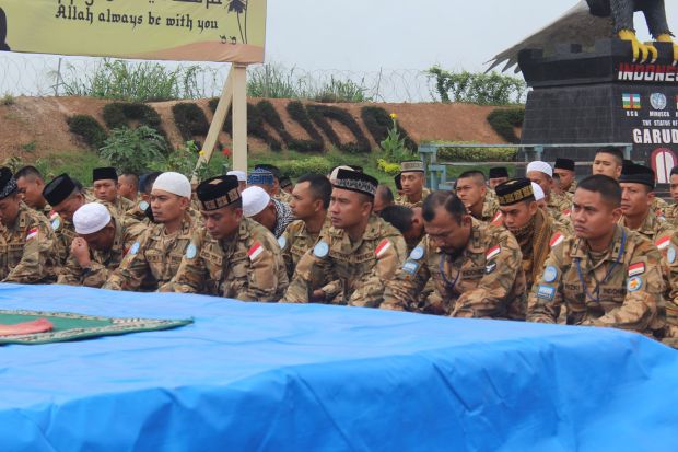 Pasukan Garuda XXXVII-D/Minusca Salat Idul Adha 1438 H di Tanah Afrika