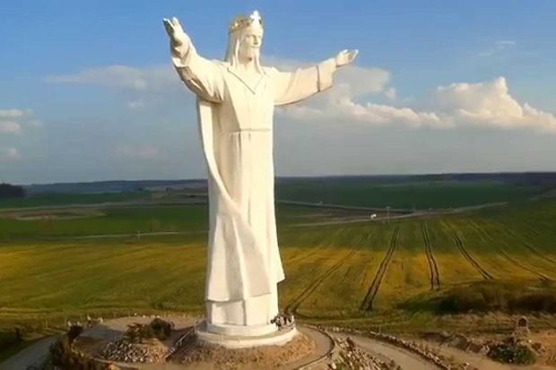 Patung Yesus Terbesar di Dunia