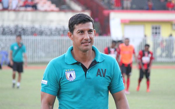 11 Pelatih Korban Keganasan Putaran Pertama Liga 1 2017