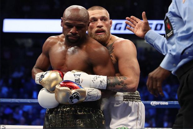Detik-detik McGregor Sempoyongan