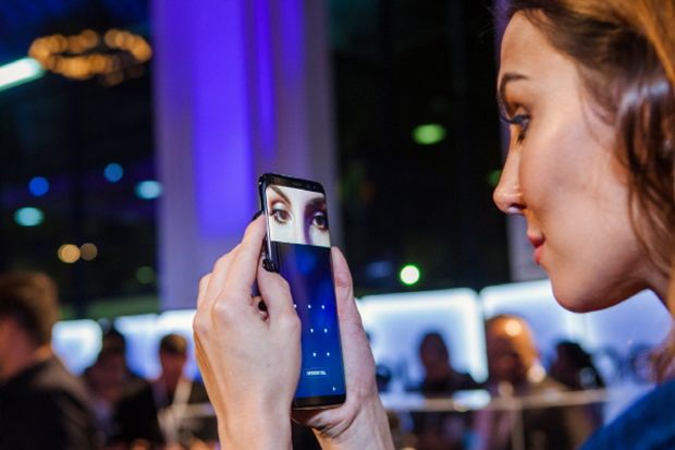 Samsung dan LG Berlomba Kembangkan Pemindai Mata