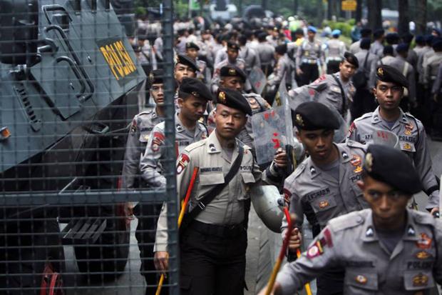 Amankan KPU, Polri Tegaskan Anggotanya Tak Gunakan Senjata Api
