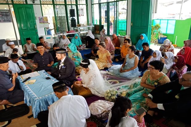 Masuk Islam, Bule Portugal Ini Persunting Gadis Desa
