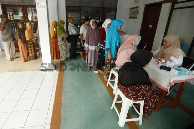 Unik, Pemilih Lansia di Kota Depok Dijemput Pakai Odong-Odong